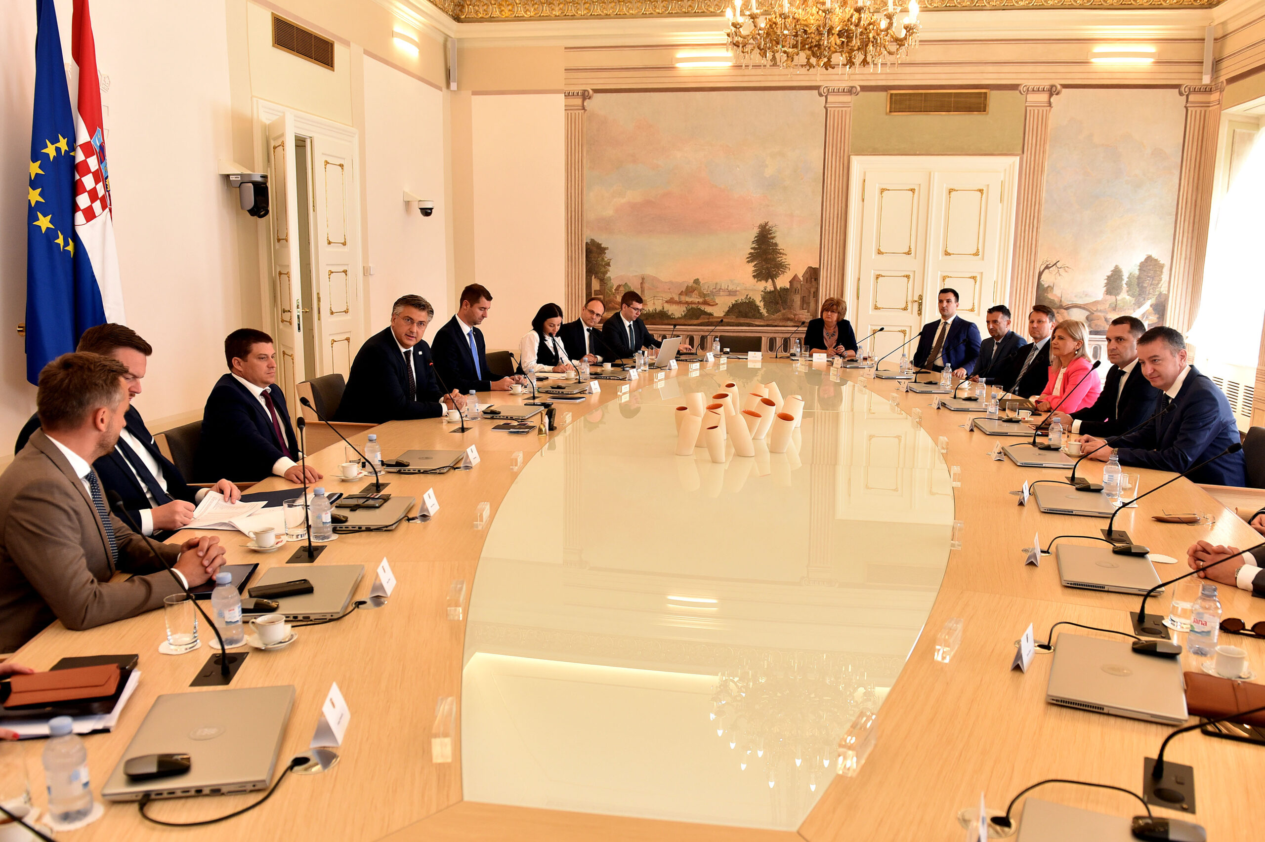 Umirovljenici, socijalni partneri i čehovska udruženja zadovoljni novim paketom mjera