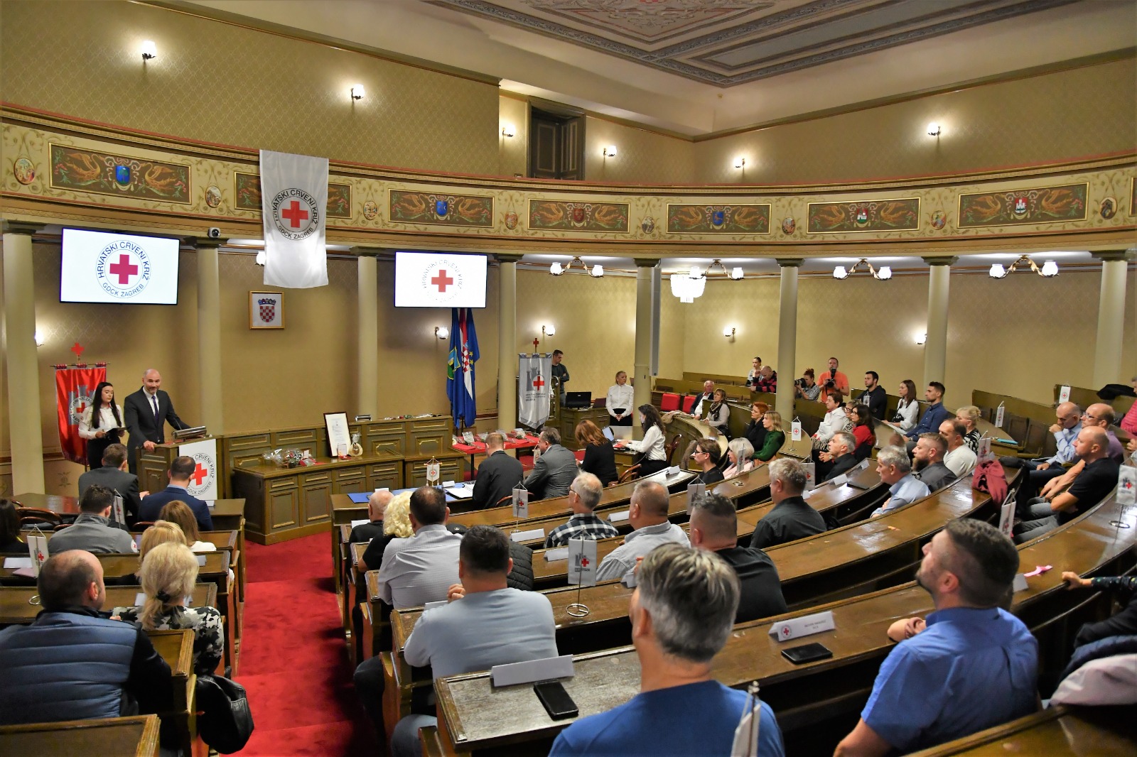 DARIVANJE KRVI – VELIČANSTVENI IZRAZ LJUDSKE SOLIDARNOSTI I PLEMENITOSTI