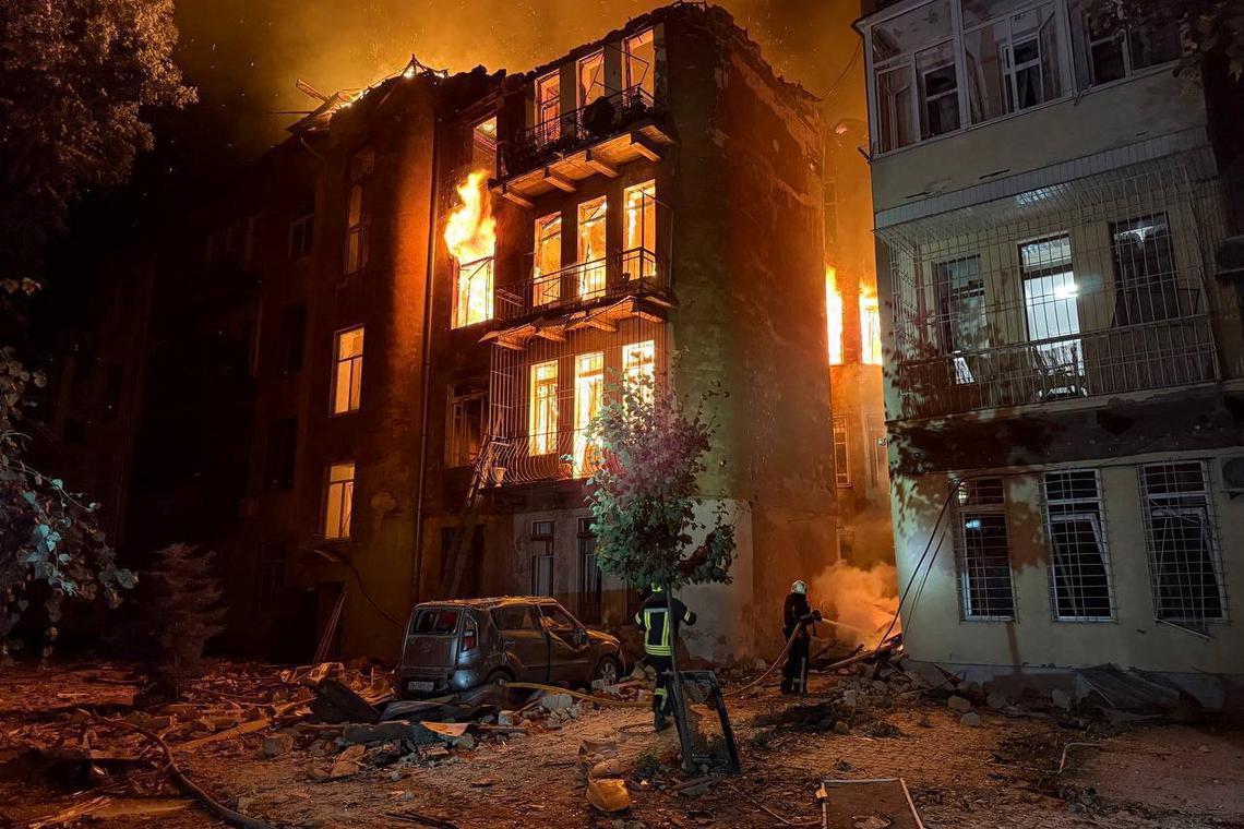 Noćni ruski dronovski napadi: Odesa i Harkiv pod udarom, poginuli i ranjeni, uništena infrastruktura