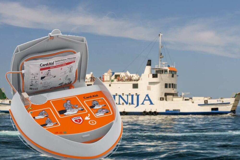 Putniku je stalo srce na Jadrolinijinom trajektu. I onda se otvorilo pitanje: Gdje je defibrilator?