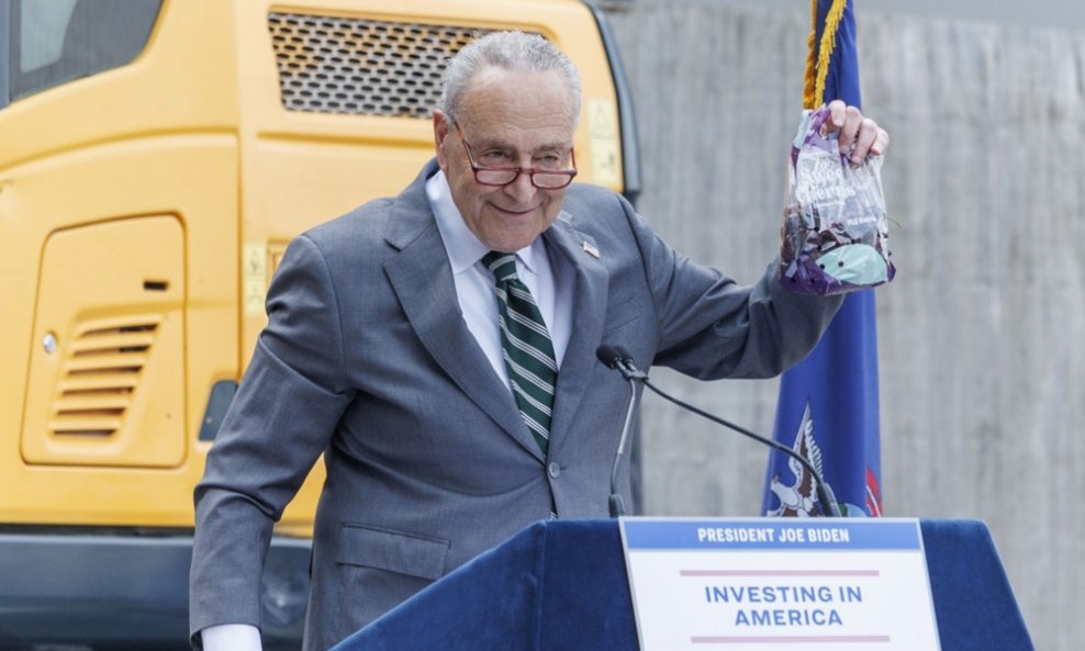 Čelnik demokrata u Senatu: Zatražio sam od Bidena da odustane, imali smo dobar sastanak