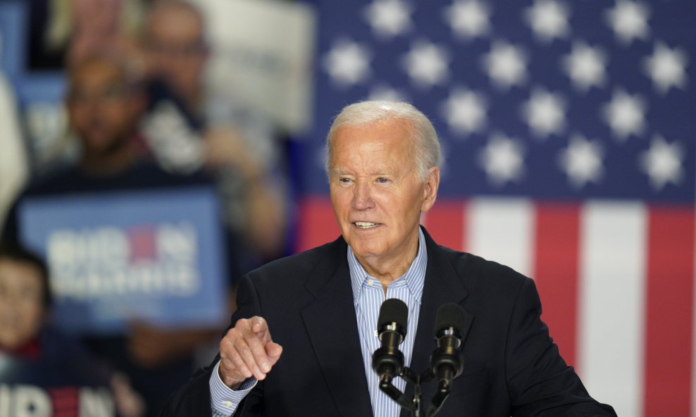 POZIV NA POVLAČENJE  Sve više demokrata traži od Bidena da ide stopama Georgea Washingtona