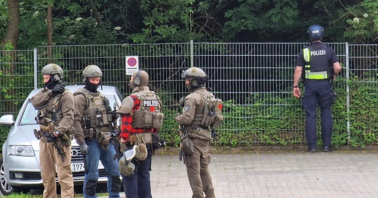 HOROR U NJEMAČKOJ Pucao trudnoj supruzi u glavu pa se odvezao do frizerskog salona i ranio još troje ljudi: ‘Pobjegao je u šumu‘