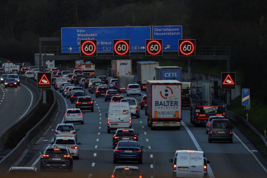 Mega štrajk paralizirao Njemačku: Ne voze autobusi, vlakovi, kaos na aerodromima