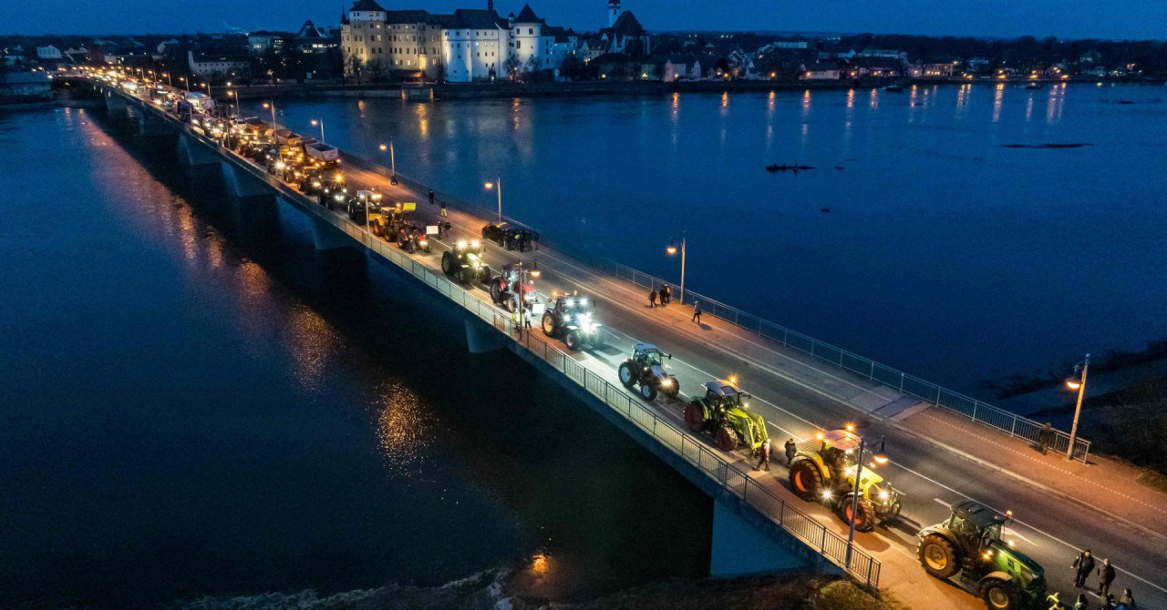 JURATOVIĆ  ‘Ovo je prava pozadina štrajkova u Njemačkoj! A pogledajte samo što rade desničari...‘
