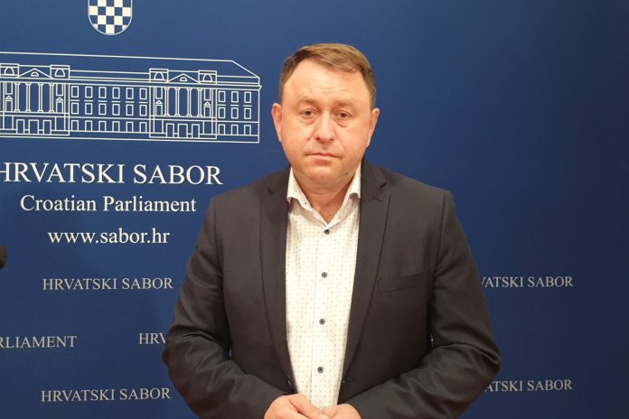 Deur (HDZ) Pupovcu: ‘Znamo tko je bio agresor na RH i Vukovar’