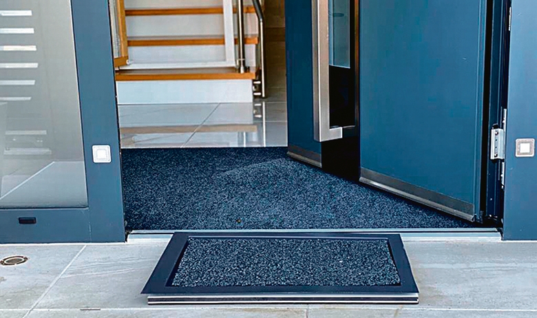 EPIDEMIJA POTAKNULA INVESTICIJU: U Vinkovcima osmišljena 'dezinfekcijska barijera' protiv koronavirusa