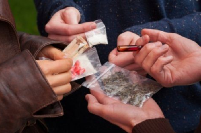 U Varaždinu uhićeni maloljetnici koji su dilali drogu ispred škole