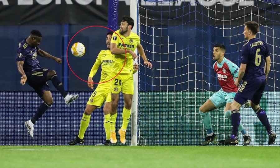 Propušta li Dinamo protiv Villarreala jedanaesterac? Igrači se nisu žalili, sudac nije vidio, VAR nije odgovorio ... Prosudite sami