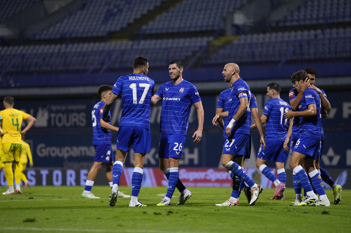 Dinamo nastavio savršen niz: Modri na Maksimiru svladali Istru 1961 s uvjerljivih 3:0