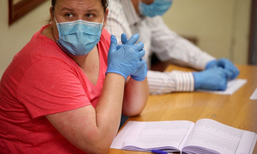 Iz DIP-a kažu kako izborna nedjelja protječe uredno; oglasili se i o poštivanju epidemioloških mjera i kršenju šutnje