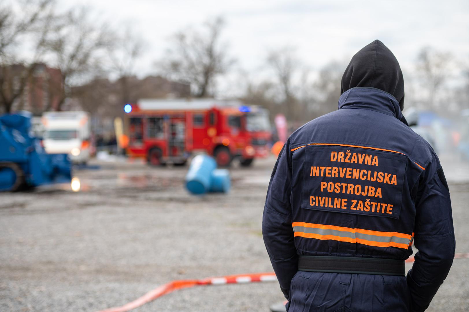 Voda za najmanje dva dana, zavoji, maske, šibice... Evo što biste trebali imati u ruksaku za preživljavanje
