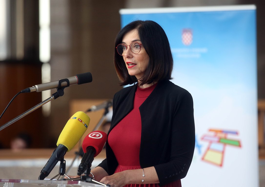 Divjak: Ako se pogorša situacija s koronavirusom, ići će se s nastavom online