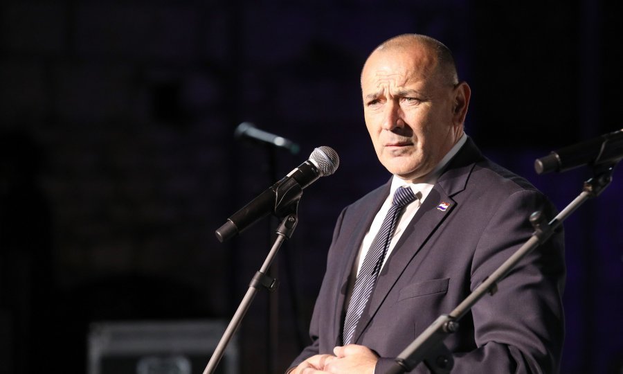 STAMBENO ZBRINJAVANJE  Uručeni ključevi 65 stanova hrvatskim ratnim vojnim invalidima