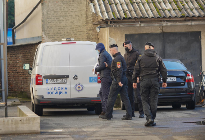 NELJUDSKI ZLOČIN POTRESA DOBOJ! KAO DA JE RAT: Skinuli ga, zavezali i skalpelom izrezali po cijelom tijelu! Pobrojano 40 posjekotina