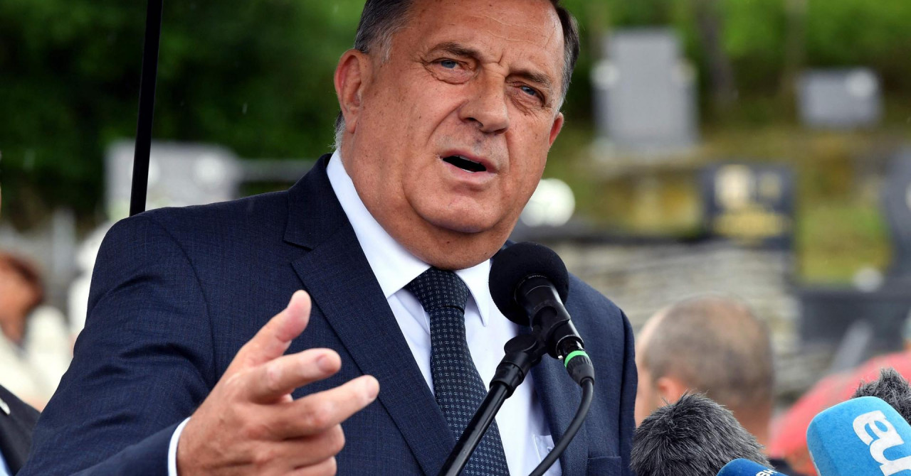 VULGARNI DODIK Ratni  veterani RS  odbili se  rukovati s Dodikom, on im pokazao srednji prst: ‘U ratu dezerter...‘