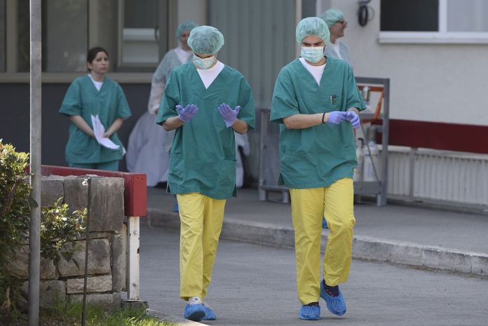 (UŽIVO) Broj zaraženih u domu u Splitu popeo se na 50: Pozitivna 42 štićenika i osam djelatnika