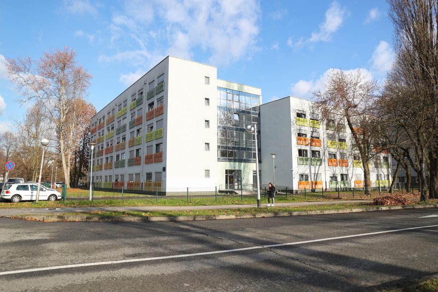 Evakuirani studenti iz prvog paviljona SD Stjepan Radić