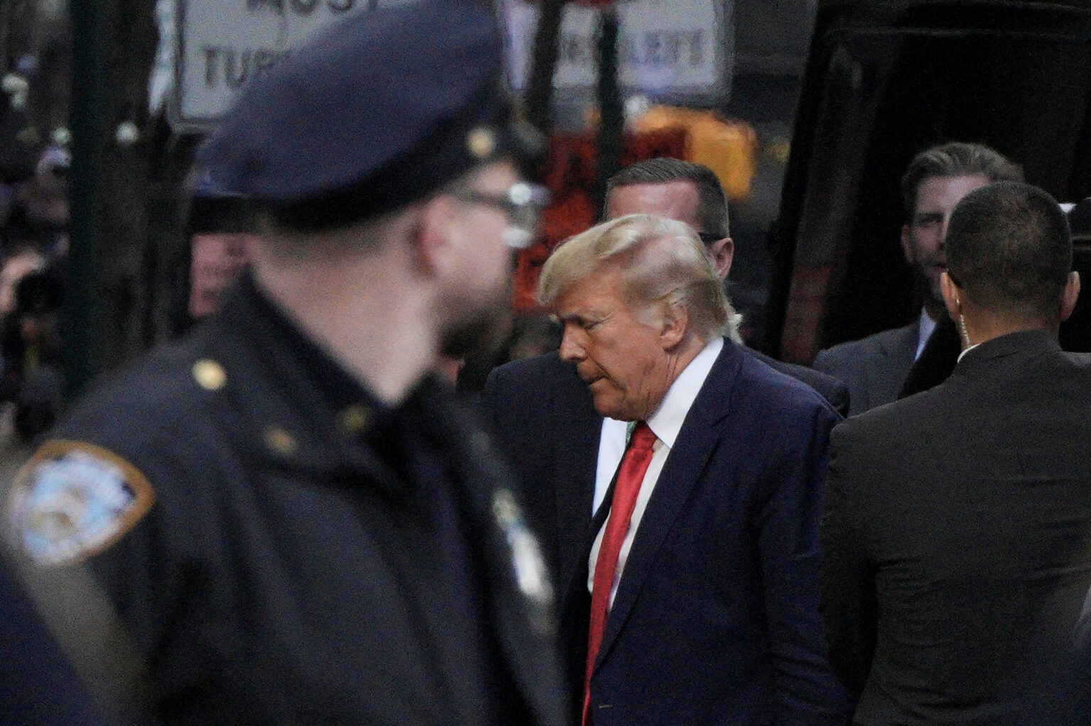 U New Yorku uhićen Donald Trump!