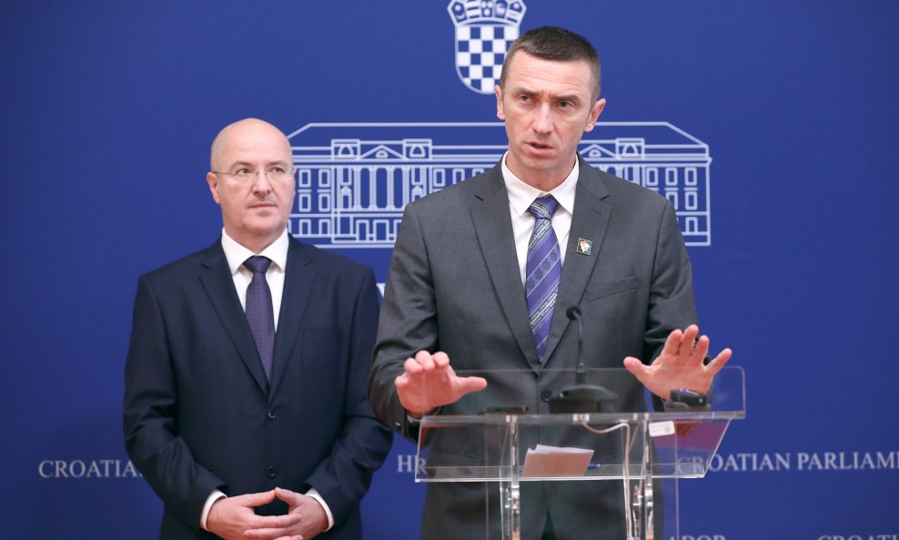 KOMENTAR  Ovakvom Domovinskom pokretu ne trebaju politički suparnici, sve će sami razriješiti