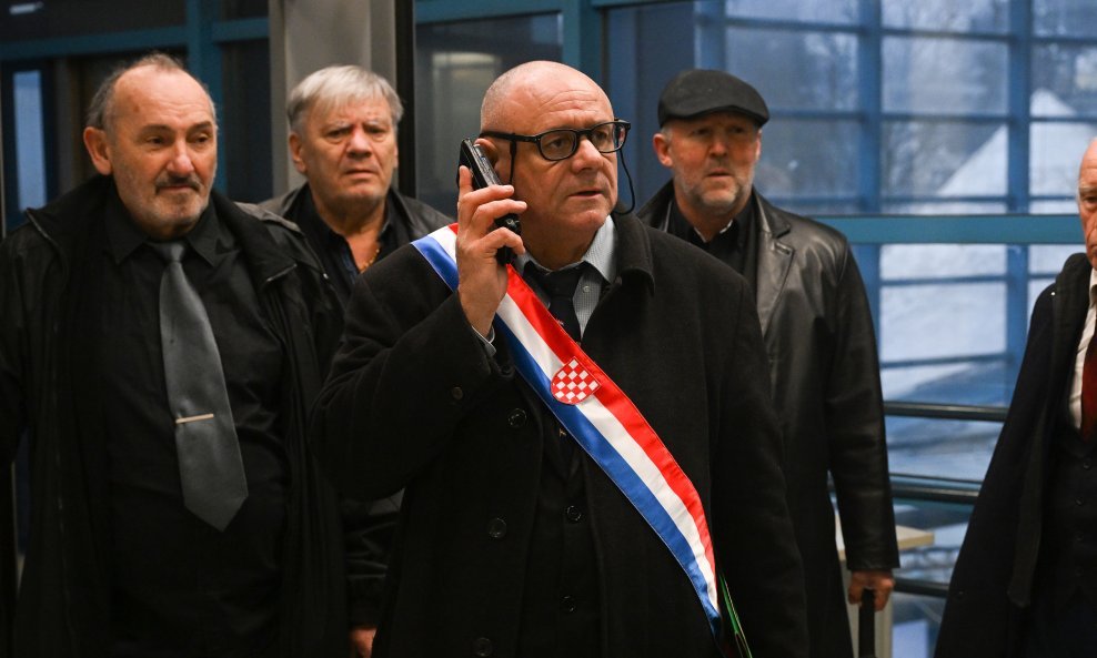 NAPETO U DIP-u: Keleminec i Kolakušić nisu skupili dovoljno potpisa: Bitka za Pantovčak može početi, ali DIP mora riješiti jedan veliki problem