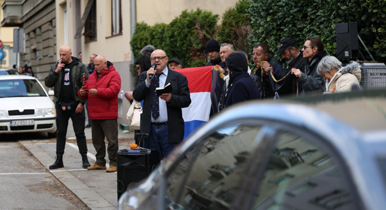 Prosvjed A-HSP-a pred domom predsjednika Milanovića