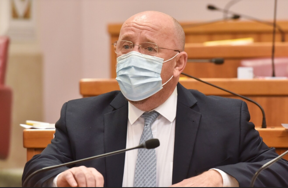 (VIDEO) DRELE RADIO KOMEDIJU U SABORU! Spustio Tušeku i Plenkoviću: Pogledajte što je borac protiv nepotizma radio prije!