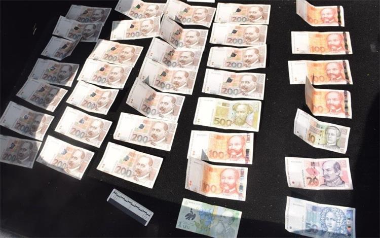 Pala koprivnička banda: Dilali kokain, ecstasy, duhan, našli im brdo droge