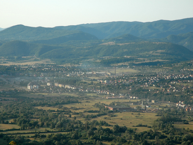 27. srpnja 1941. Bosansko Grahovo i Drvar – srpski ustanici Hrvate bacali u jame ili u kotlove za kuhanje celuloze