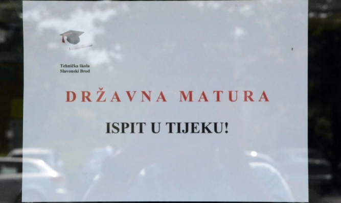 MATURANTE OVO NEĆE OBRADOVATI: Ako dobiju jedinicu iz eseja više neće moći proći hrvatski jezik