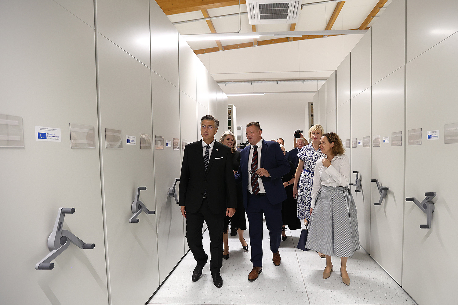 Plenković u Virovitici: Hrvatska nastavlja pomagati Ukrajini, prosvjed branitelja u Šibeniku legitimno pravo