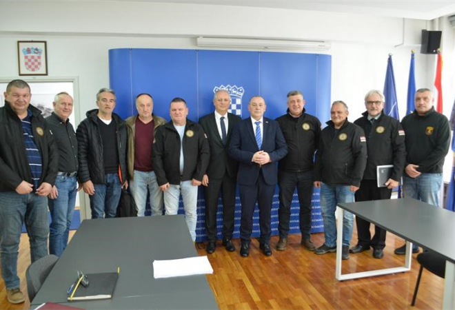 Ministar Medved s predstavnicima Zbora udruga veterana hrvatskih gardijskih postrojbi