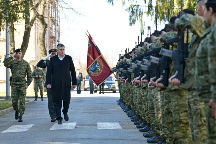 Zoran Milanović sudjelovao je na svečanosti polaganja prisege 33. naraštaja ročnih vojnika u Požegi