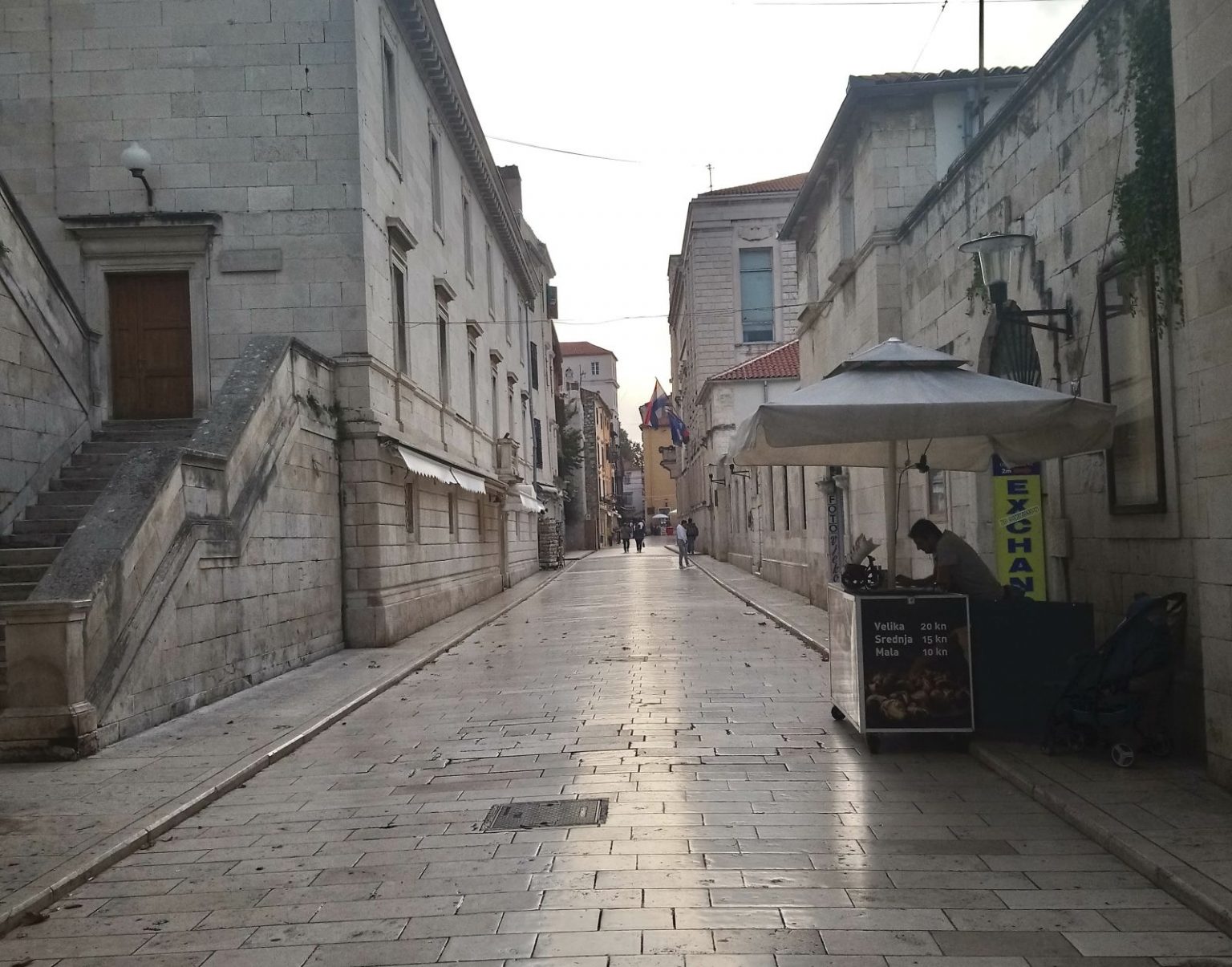 Zadarski stožer traži pooštravanje mjera, među njima i obavezne maske na otvorenom