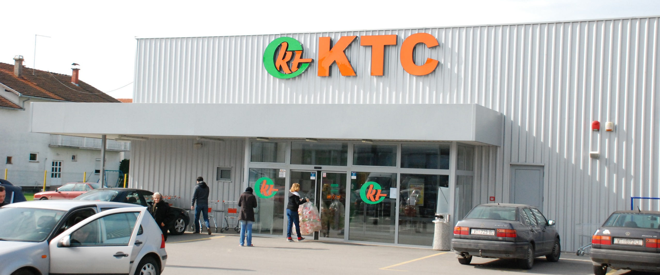 Samo dva od 10 trgovaca pristala na Vladin zahtjev