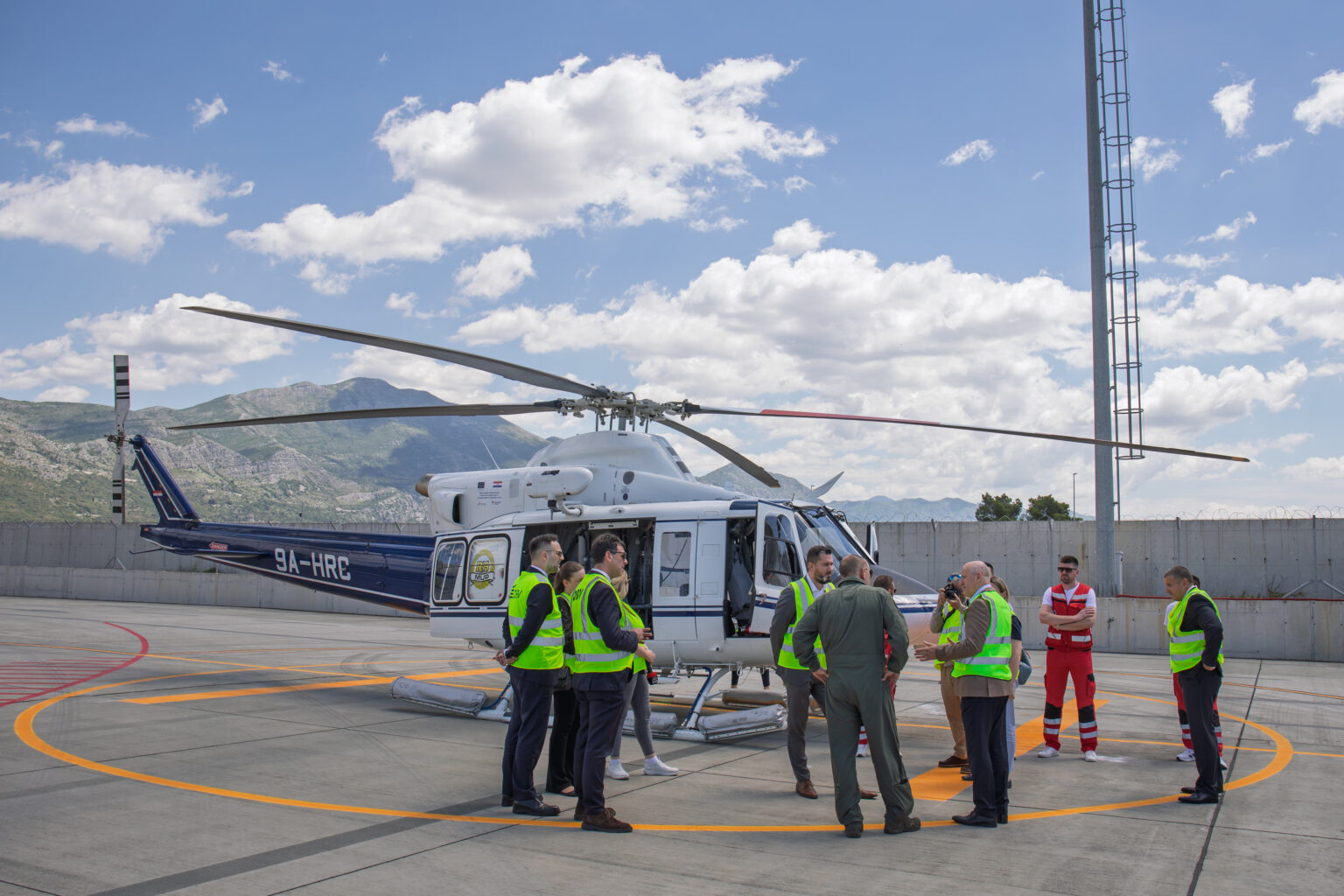 U Zračnoj luci Dubrovnik predstavljen novi američki helikopter za hitnu medicinsku službu