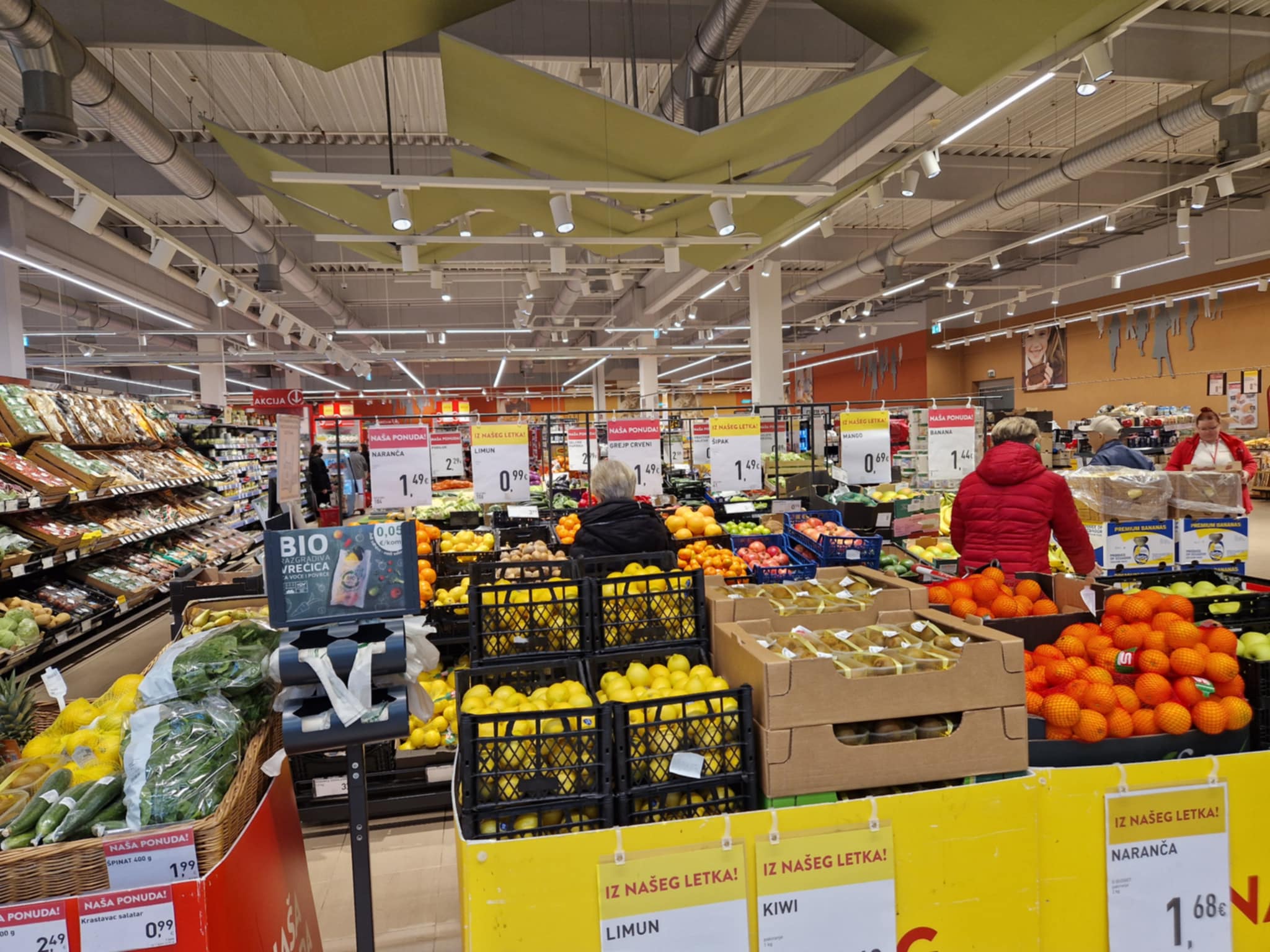 Umirovljenici o bojkotu: “Uspjet će samo ako i bogati budu bojkotirali. Nama ostalima svaki dan je bojkot”