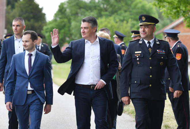 MILANOVIĆ OPISAO SVOJE ISKUSTVO S RENAULTOM 5 I NASMIJAO OKUPLJENE: ‘Došla je nekakva služba, stavila nas u nekakav dom. Ja gledam kaj je ovo’