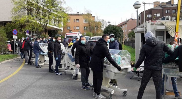 Slika koja je oduševila Hrvatsku: Bad Blue Boysi spašavaju rodilje iz Petrove