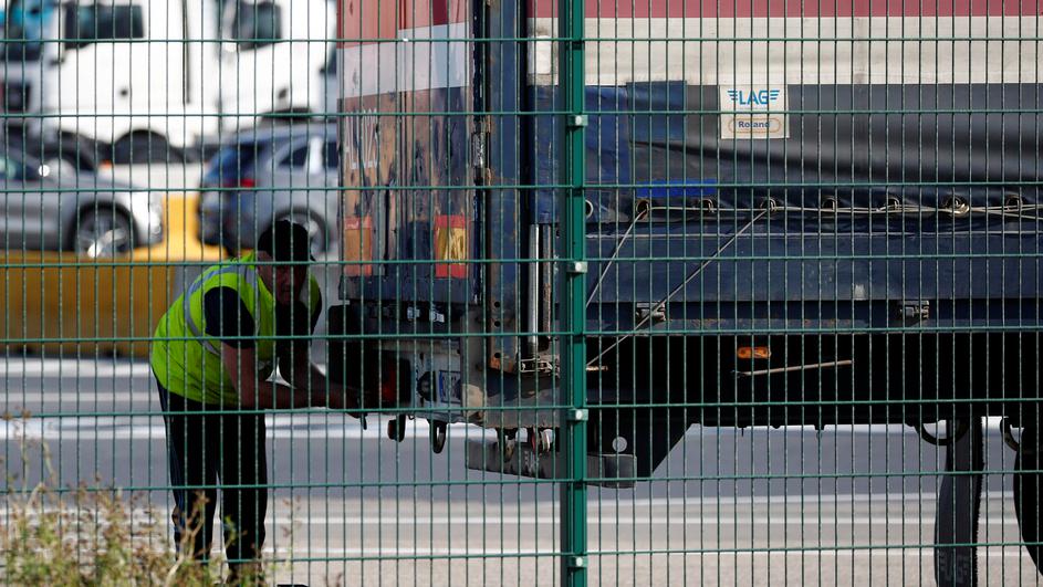 U Belgiji pronašli 12 preživjelih migranata u kamionu hladnjači