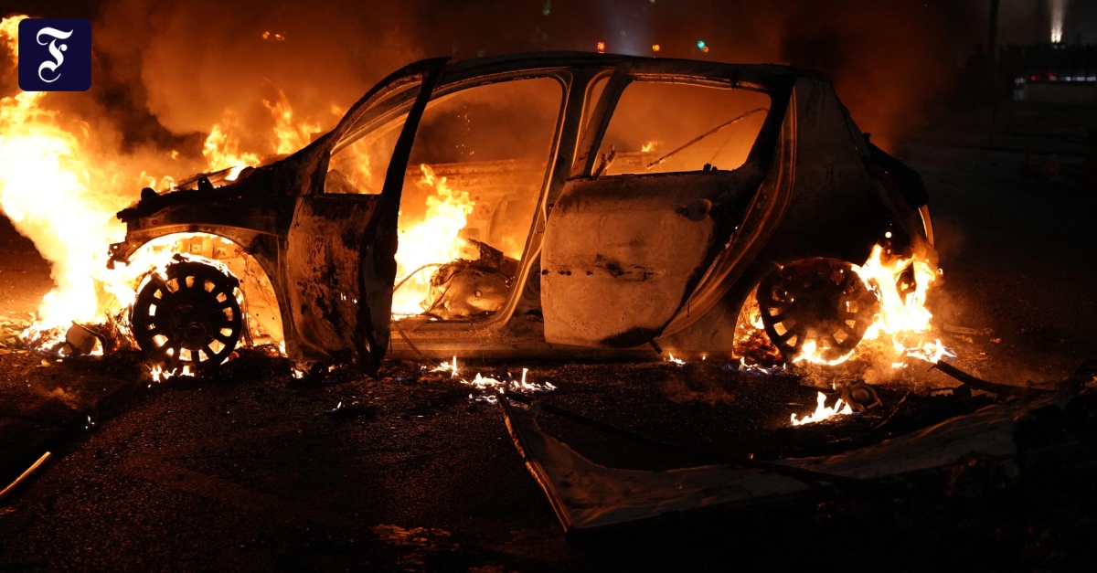 Eskalacija nasilja u Francuskoj: Sukobi s policijom i paljenje vozila u Parizu