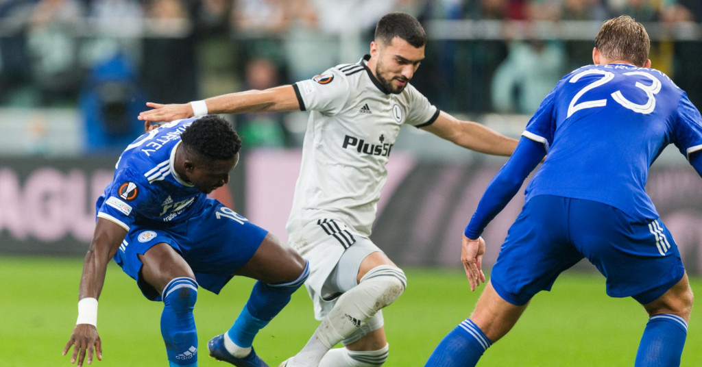 Emrelija htjeli dovesti beogradski Partizan, Basaksehir, Antalyaspor i - Osijek. No, kad je saznao je zainteresiran Dinamo, više nije želio razgovarati o drugim ponudama.