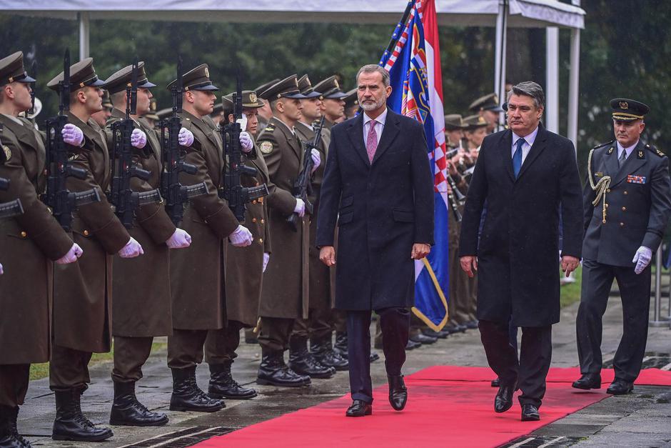 Španjolski kralj Filip VI. i kraljica Leticija susreli se s Milanovićem, pa položili vijenac na Spomeniku domovini