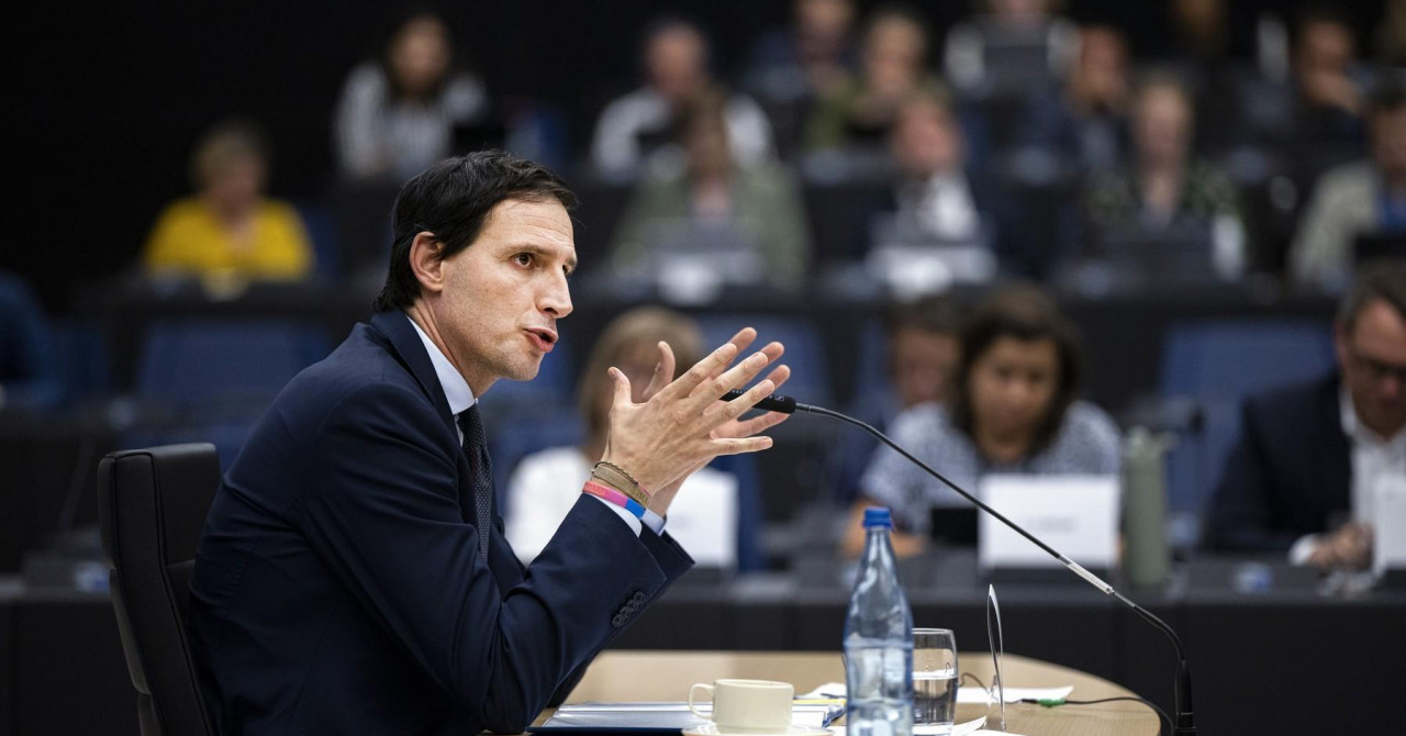 SUMNJA NA TROVANJE Alarm u Europskom parlamentu, poslani hitni SMS-ovi: ‘Ne pijte iz tih boca, neki su se već razboljeli...‘