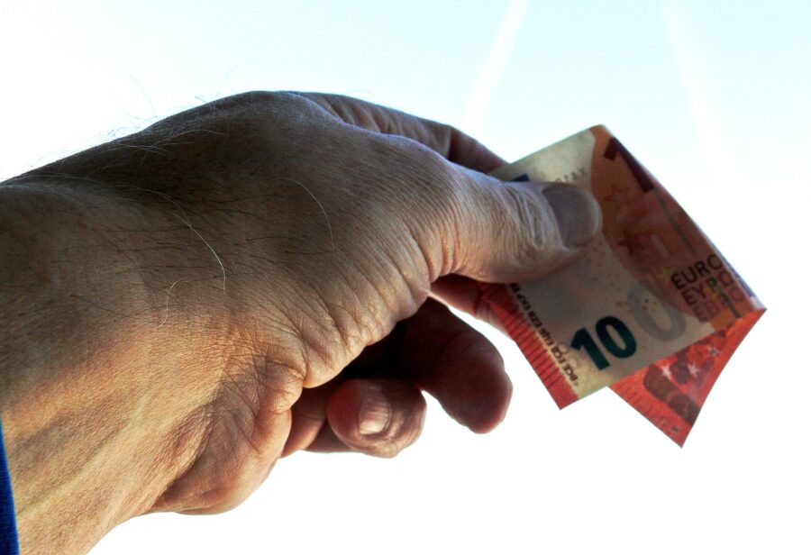 Nova pravila: Veća plaća za rad nedjeljom, veće mirovine i rodiljne naknade