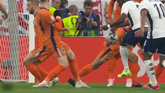 Kontroverze u polufinalu: Engleska do finala Europskog prvenstva uz pomoć sporne odluke sudaca