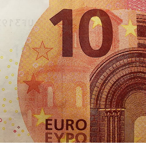 VEĆINA GRAĐANA U STRAHU ZBOG POVEĆANJA CIJENA NAKON UVOĐENJA EURA! Donosimo analizu i otkrivamo hoće li sve poskupjeti