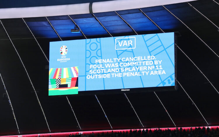 UEFA u prvoj utakmici pokazala novitet oko VAR-a: Navijači mogu biti zadovoljni