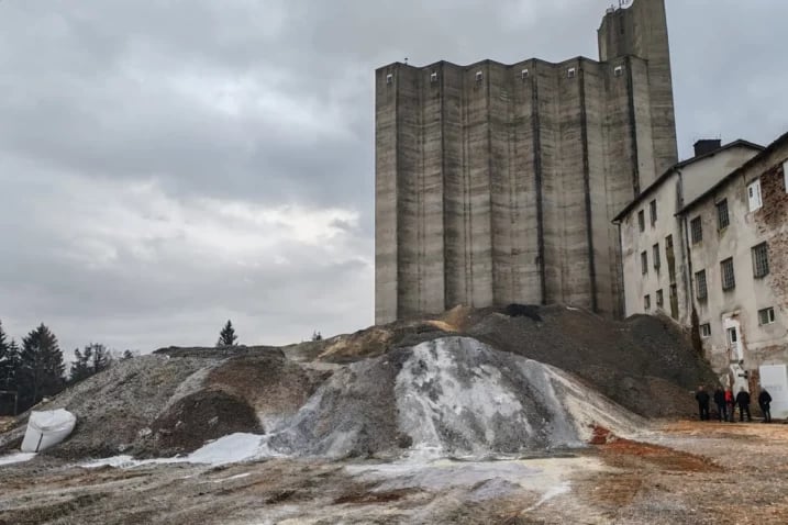 U Hrvatskoj ilegalno odložili 35.000 tona opasnog otpada. Pogledajte kako je to izgledalo
