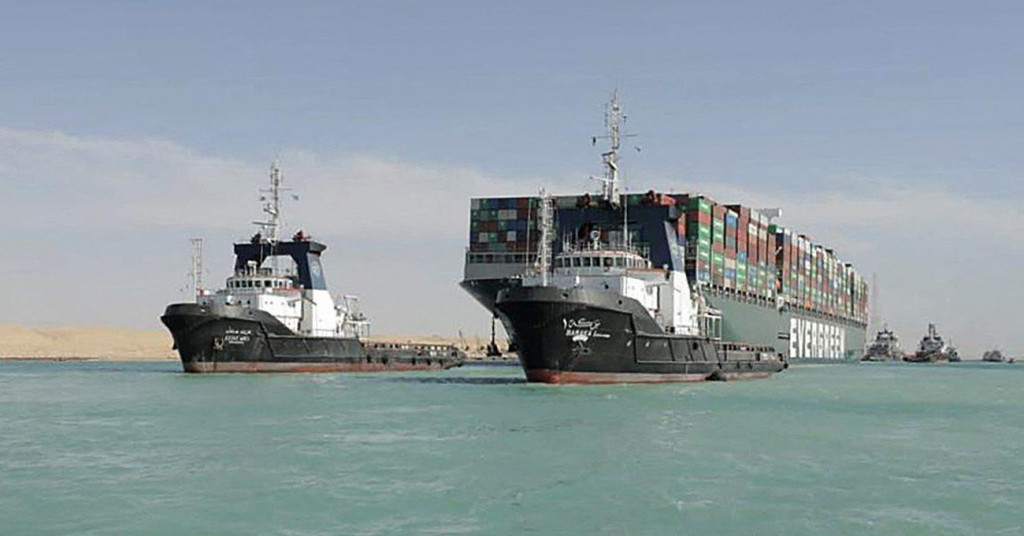 Golemi brod koji je ‘začepio‘ Suez i dalje je u kanalu: ‘Platite 916 milijuna $ pa plovite!‘